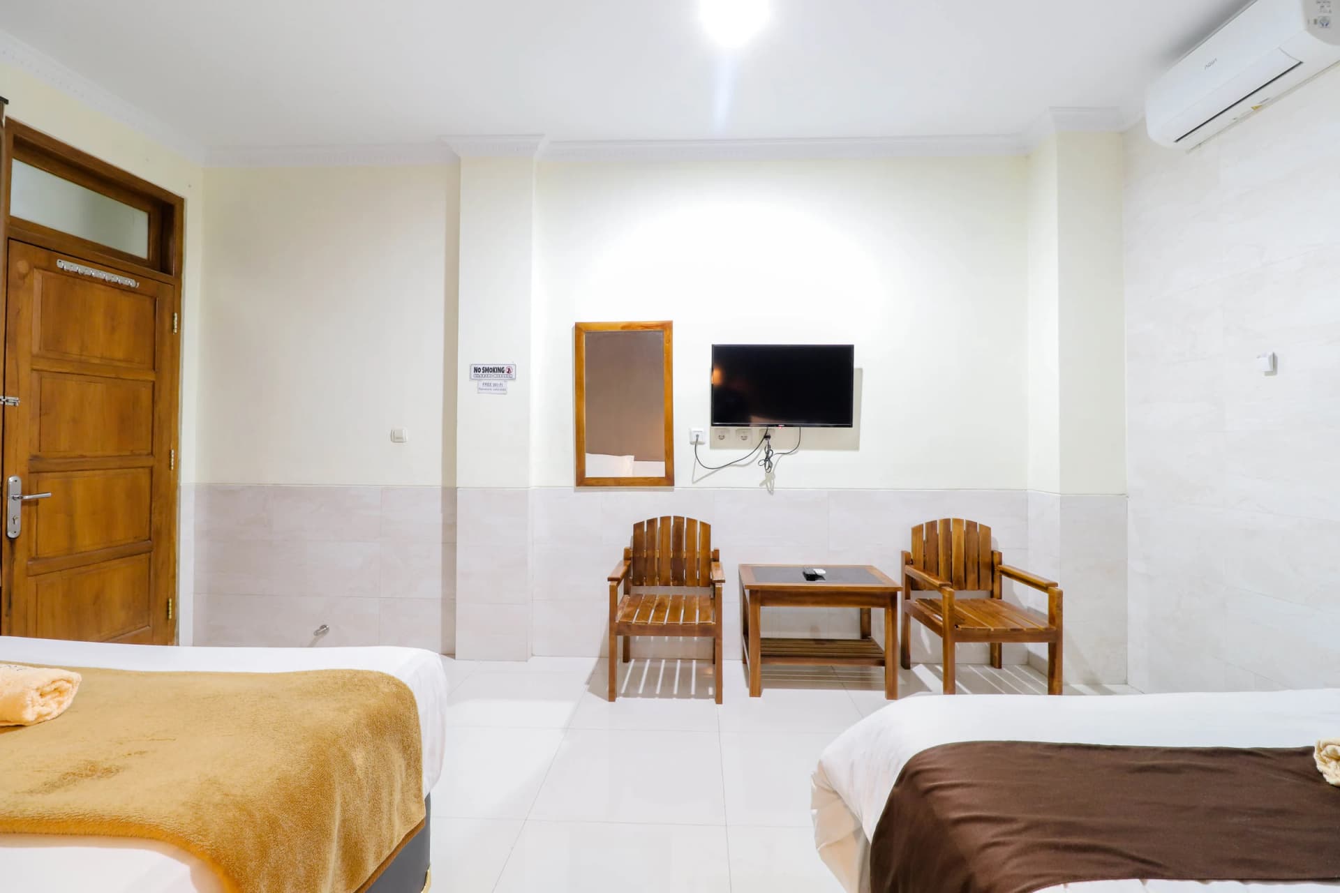 Sudut kamar Deluxe Safara Hotel