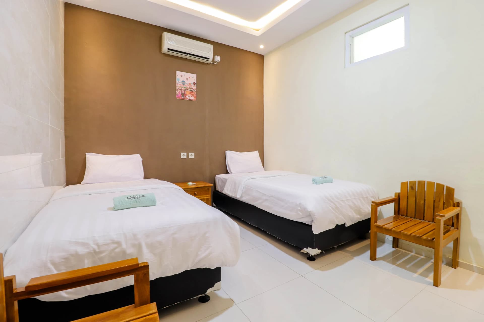 Sudut kamar Standard Twin Safara Hotel